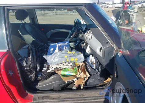 2006 Mini Cooper z USA, uszkodzony, nr VIN WMWRC33596TK65253